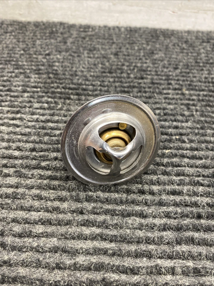 Термостат охлаждающей жидкости двигателя Aisin THT-011 - Изображение 2 из 4