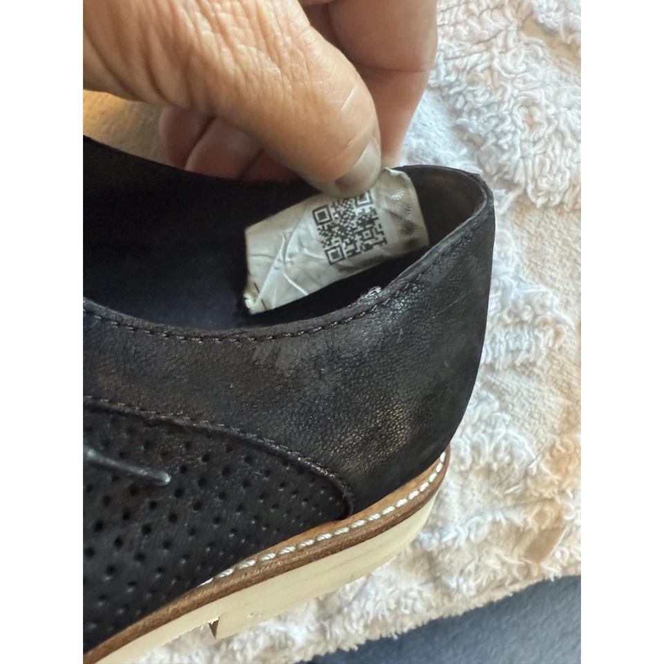 UGG Bernett Women's Kiltie Oxford 7 Black Leather Lace Up Kiltie Casual Shoes - Image 4 of 4