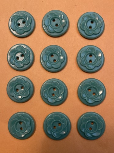 Vtg Colt Set Of 12 Flower Design 5/8” Green Plastic 2-Hole Buttons #28 - Picture 2 of 13