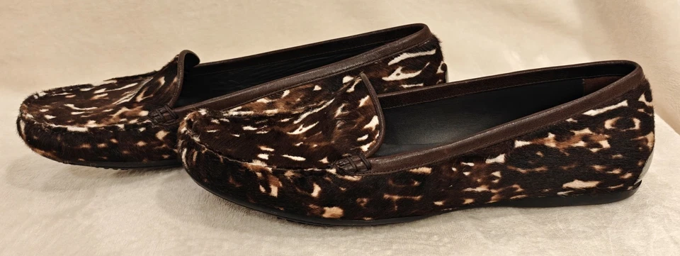 Mocasines de pelo de becerro Stuart Weitzman para mujer marrón/blanco con estampado de leopardo - talla 9,5 Foto 2 de 4