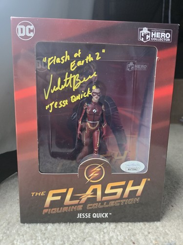 Violett Beane SIGNIERTE Jesse Quick Hero Sammler Statue mit Zitat! JSA COA - Bild 1 von 5