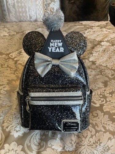 Loungefly Minnie Mouse Happy New Year Glitter Mini Backpack w/ Hat - NWT - Picture 3 of 3