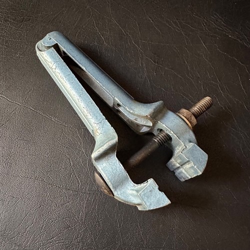 VINTAGE ALUMINIUM JEWELLERS WATCHMAKERS HAND HELD VICE TOOL VISE MADE IN JAPAN - Picture 9 of 9