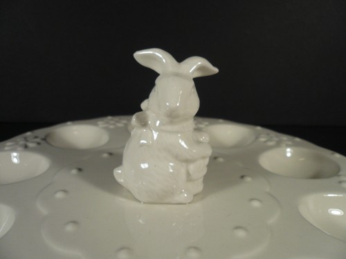 Cracker Barrel White Easter Platter Egg Tray with Bunny Center Piece 11¾"  - Picture 3 of 7