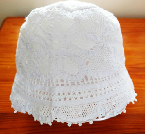 Baby Taufkleid Leinen Chambray verziert Handarbeit Spitze und handbestickt - Bild 6 von 12
