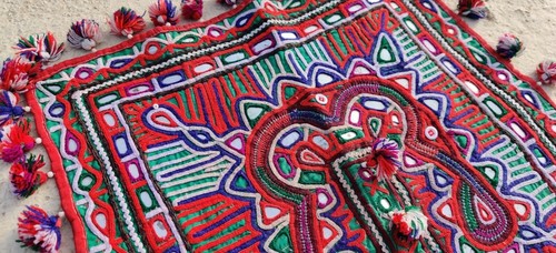 15" X 15" VINTAGE MIRROR EMBROIDERY RABARI ETHNIC DOOR WALL TRIBAL HANGING - Picture 4 of 5