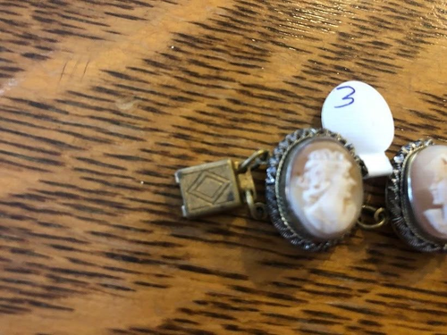 VINTAGE CAMEO BRACELET 7 SHELL CAMEOS +EARRINGS + XTRA CAMEO SIGNED GM ITALY - Picture 4 of 19