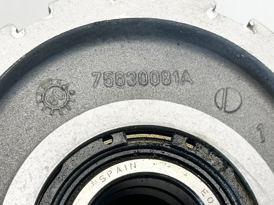 08-14 Ducati 848 EVO eje trasero portador buje excéntrico 75630081A usado Foto 4 de 4