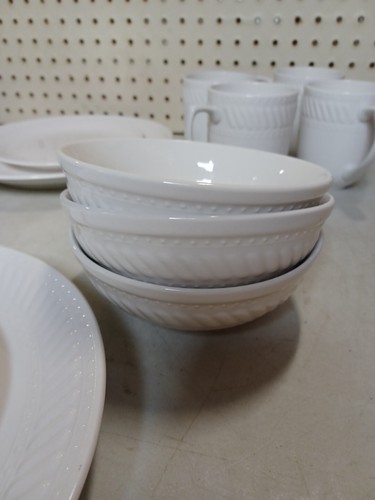 Gibson Set Of 15 Dinnerware Plates / Saucers / Cups / Bowls WHITE VINTAGE NICE $ - Picture 3 of 6
