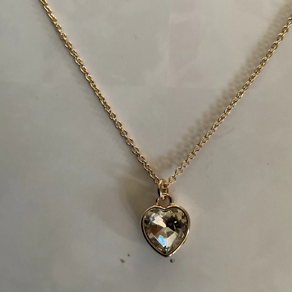 NUEVO CON ETIQUETAS COLLAR DAMAS NEXT APRIL COLGANTE CRISTAL EN FORMA DE CORAZÓN LATÓN RECICLADO Foto 3 de 4
