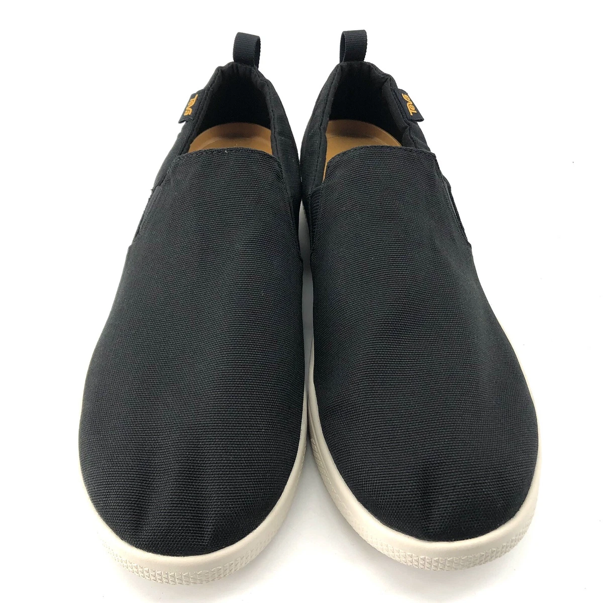 Voya store slip on