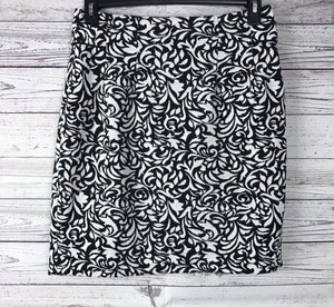 Trulli-Petite-by-Ann-Taylor-Loft-Black-White-Damask-Pencil-Skirt-Size-8P
