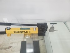 Enerpac P392 Two-Speed Hydraulic Hand Pump 700 Bar/ 10,000 PSI with HIP valve .
