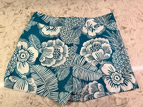 NWT $198 Trina Turk Women's Blue Corbin Botanical-Print Shorts Size 4 - Picture 2 of 7