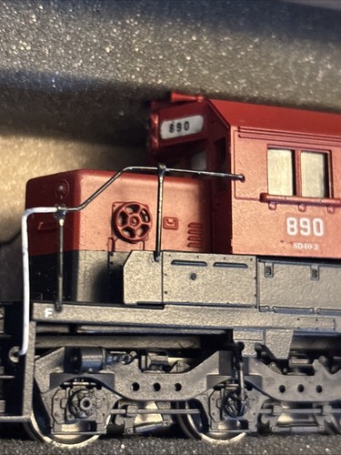 Athearn 4400 SD40-2 HO Scale Powered Dynamic Brakes Hudson Railway - Picture 10 of 11