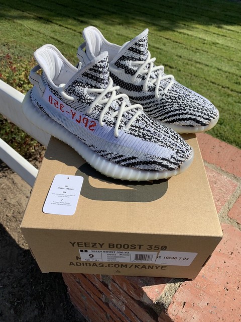 VNDS Adidas Yeezy Boost 350 V2 Zebra 100% Authentic VNDS Adidas Yeezy Boost 350 V2 Zebra 100% Authentic