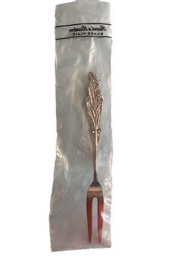 Vintage REED & BARTON HARLEQUIN 1958 FORGET ME NOT SILVER PLATE OLIVE FORK - Picture 2 of 8