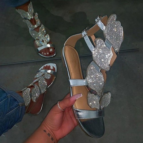 Flache zehenfreie Damenschuhe mit Diamanten Keilabsatz Knöchelriemen Sommerschuh - Bild 9 von 31