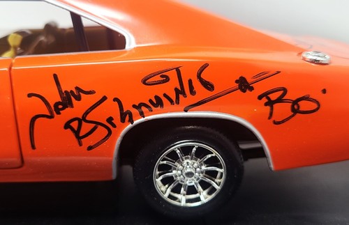 DUKES OF HAZZARD (7) Firmado General Lee 1:18 Die Cast Modelo Coche Beckett BAS - Imagen 8 de 17