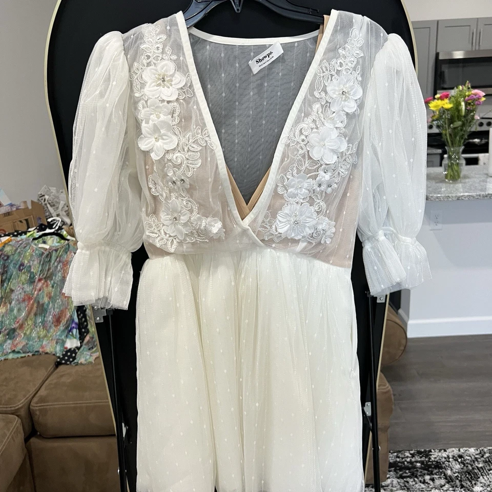 SHOWPO AKSHIA МИНИ-ПЛАТЬЕ - ЗАТЯЖКА РУКАВ ЦВЕТОЧНЫЕ ДЕТАЛИ ДЕКОЛЬТЕ ПЛАТЬЕ В БЕЛОМ - Изображение 3 из 4