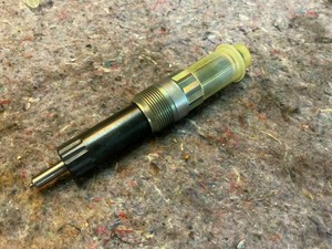 John-Deere-Fuel-Injector-9500-RE52113