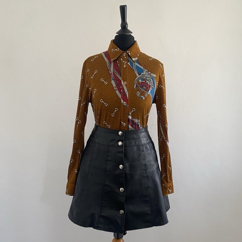 Vintage 1970s EQUESTRIAN Shirt Buckles Horse Baroque Retro Mod Top Blouse 8 - Picture 4 of 9