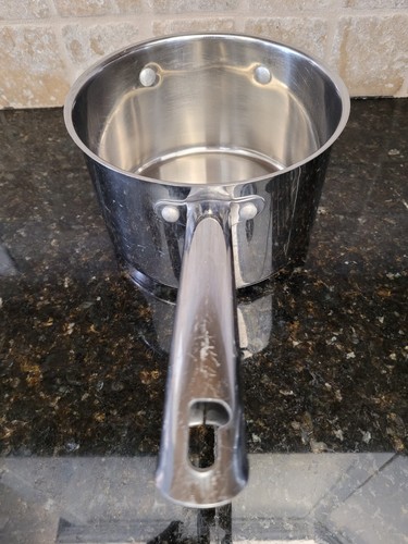 Wolfgang Puck's Cafe Collection 1 1/2 Qt Covered Pot Sauce Pan #12006 - Picture 8 of 13