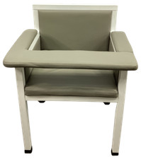 PHLEBOTOMY / BLOOD DRAWING CHAIR