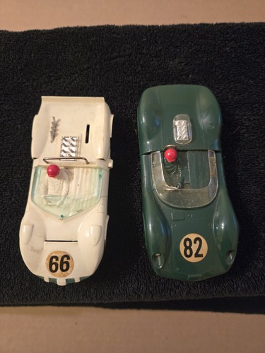 1/32 Strombecker Lotus #82 British Green & Chapparal White #66 slot cars NON TESTÉ.