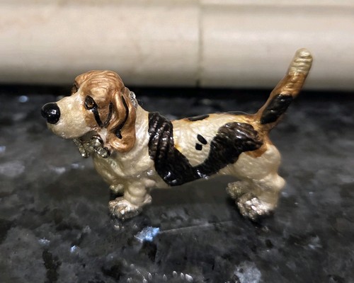 Lewis Stern Signed L-S Enamel Rhinestone Bassett Hound Pin~Brooch~