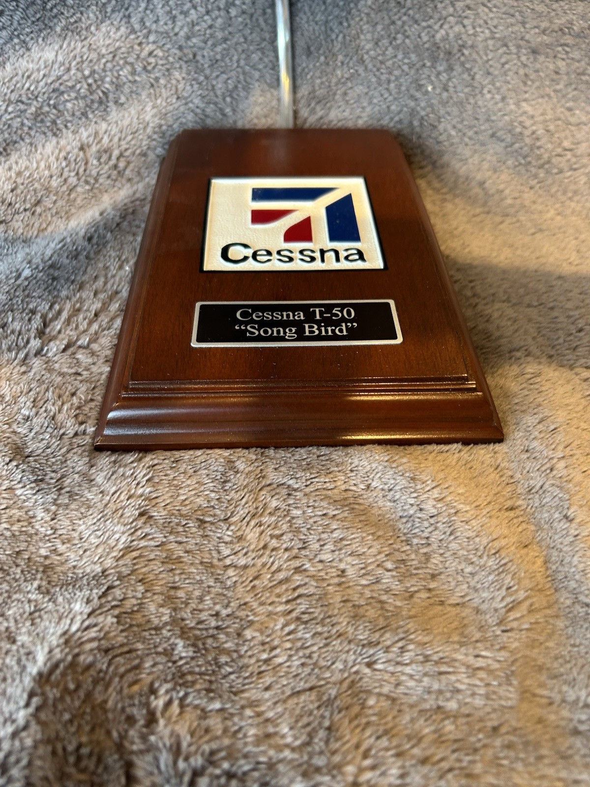 Cessna T-50 Song Bird Sky King TV Show N53378 Desk Top Model 1/32 SC Airplane