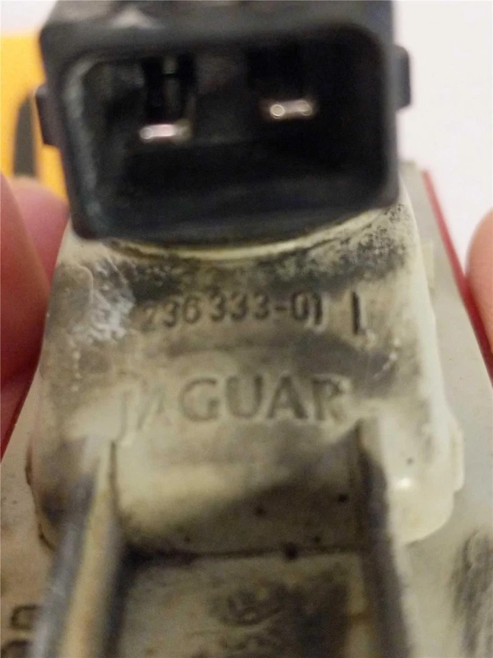 Vtg 1995 1996 1997 Jaguar XJ6 XJ12 XJR VDP Rear LH Red Side Marker Light Used Foto 2 de 4