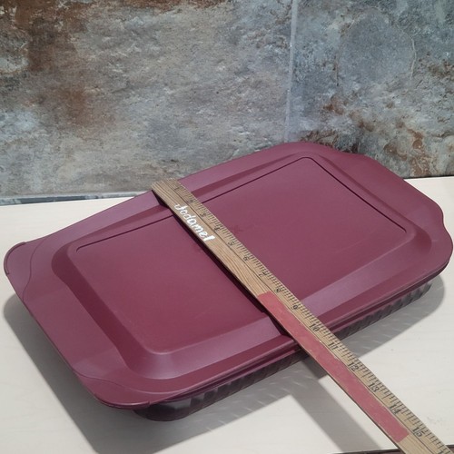 Cazuela para hornear vintage Pyrex arándano púrpura vidrio acanalado con tapa 233 S - Imagen 10 de 13