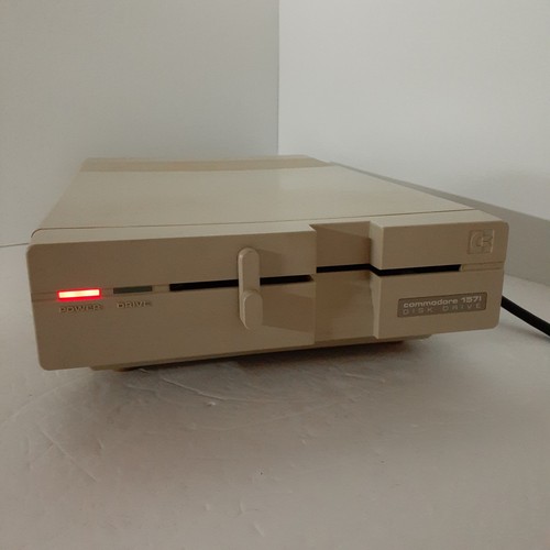 Vintage Commodore 1571 5,25 Zoll Diskettenlaufwerk für C64 / C128 EINSCHALTEN - Bild 2 von 20