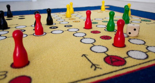 Mensch ärgere Dich nicht Spielteppich XXl Teppich Brettspiel Holz Figuren Würfel - Bild 3 von 9