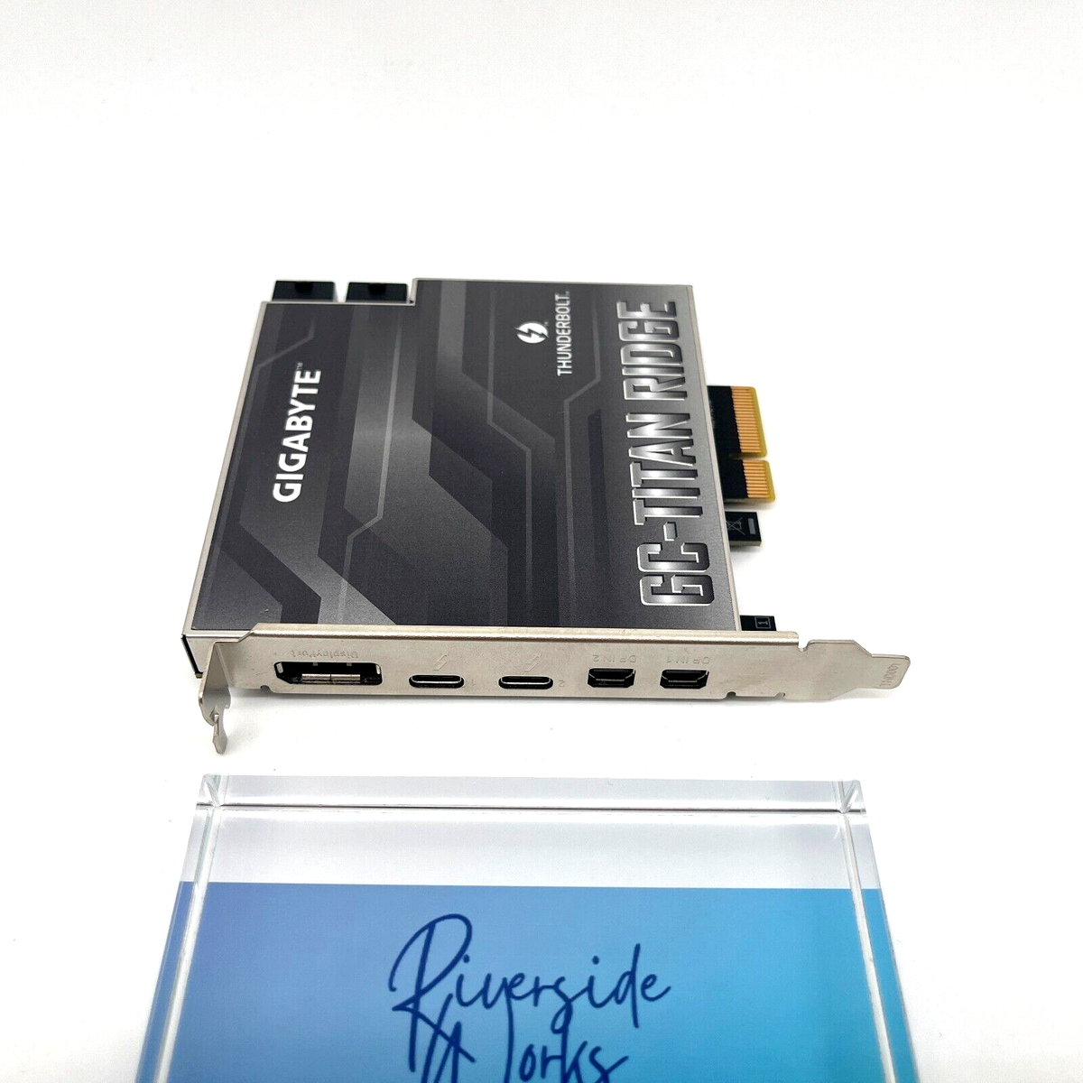 Gigabyte GC-Titan Ridge 2.0 Thunderbolt 3 Add-in Card Gigabyte GC-Titan Ridge 2.0 Thunderbolt 3 Add-in Card
