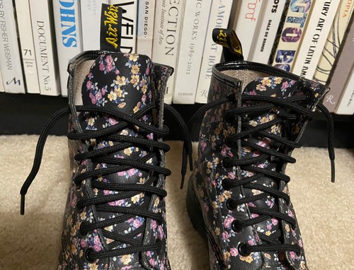 Dr. Martens Clemency 1460 Floral Lederstiefel Damen US 6 Blumen schwarz - Bild 17 von 22
