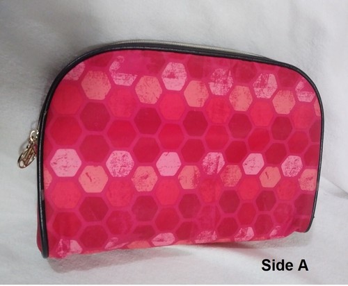 Adrienne Vittadini Schminkkoffer Reißverschlusstasche Kosmetiktasche Pink Honeycomb 1/2 Dome