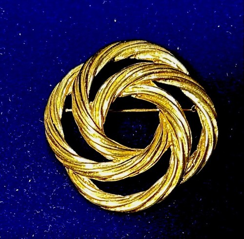 Vintage Monet Gold Tone Rope Texture Interlocking Circles Pin Brooch #724 - Picture 1 of 4