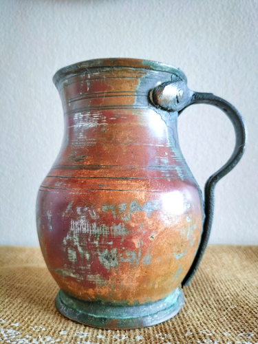 Rustic vintage copper plate and small jug - Imagen 2 de 7