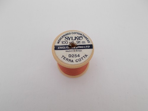 VINTAGE SYLKO PLASTIC COTTON REELS - BETWEEN D200 & D299 - CHOICE OF COLOURS - Picture 73 of 139
