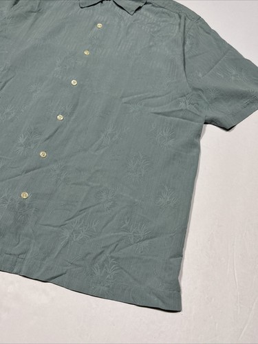 Men's ~Claiborn~ 100% Silk Light Blue Short Sleeved Button Up Shirt Size Large - Picture 3 of 9