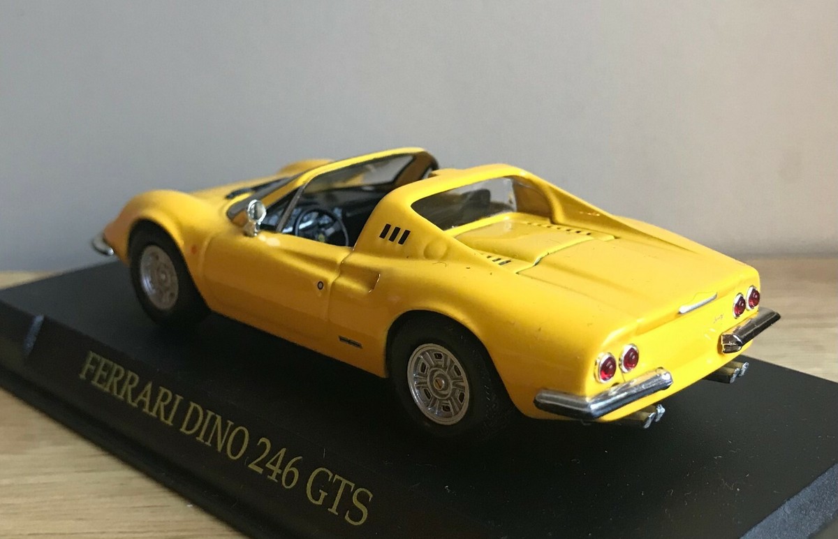 Bang Ferrari 246 GTS イエロー 1/43 Altaya 1:43 Ferrari Dino 246 GTS year 1972 with showcase