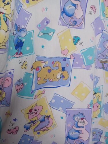 Simply Basic Scrub Top Size Small Cats And Dogs V Neck 1 Pocket - Picture 3 of 4