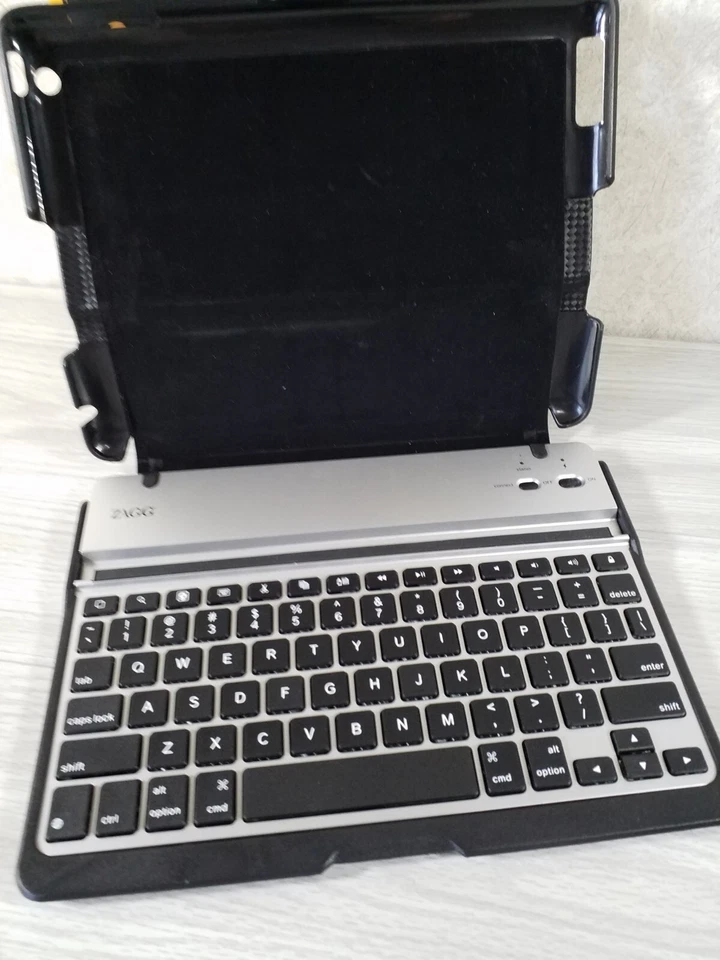 Zagg Folio State Of The Art Tablet Accessory For iPAD 2, 3rd and 4th Generation - Image 3 of 4