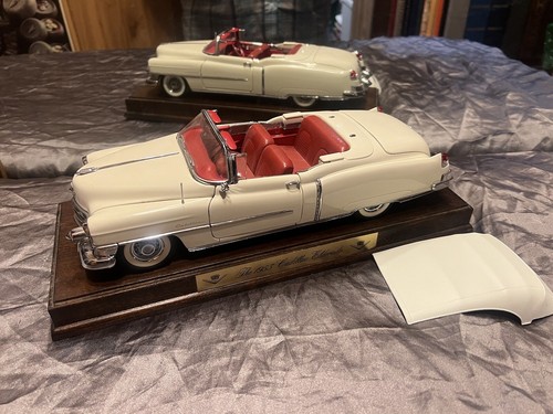 Danbury Mint 1953 Cadillac Eldorado Convertible W/Wood Display 1:16 Diecast  - Picture 10 of 10