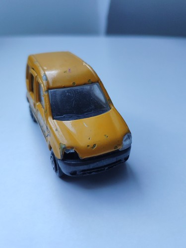 Majorette - Renault Kangoo Yellow Glass Patterns / No. 288 289 1/57 Scale - Picture 6 of 7
