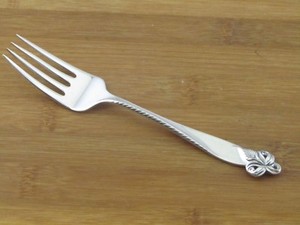 Wallace-Orchid-Elegance-Sterling-Salad-Fork-6-1-2-034-No-Mono-Flatware-Silverware