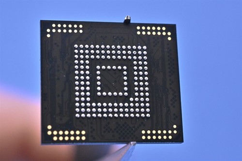 10 Micron 64GBit NAND Flash 8G x 8 e.MMC Memory ICs P/N: MTFC8GAMALBH-AIT - Picture 3 of 3