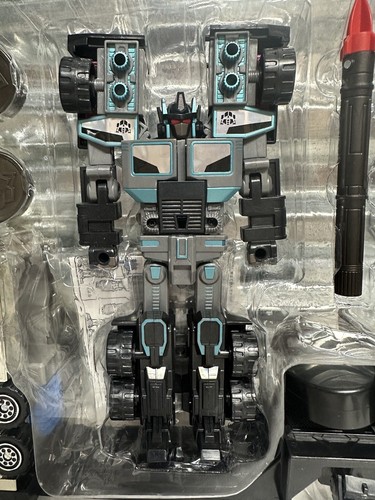 Takara Transformers 2000 RID Car Robots Scourge Black Convoy D012 MIB Destronger - Picture 9 of 12